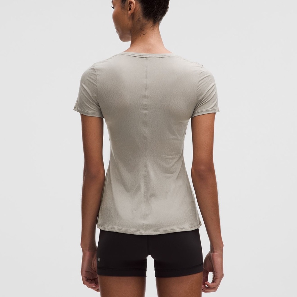 lululemon athletica Flowy Hem Short Sleeve - Picture 2 of 6